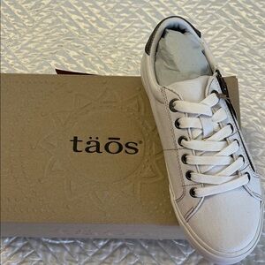 Taos Footwear White Athletic Shoes